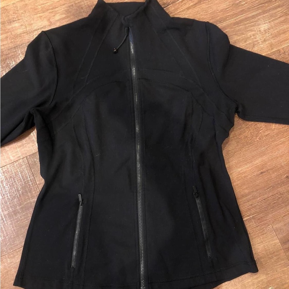 Black Lululemon sweatshirt